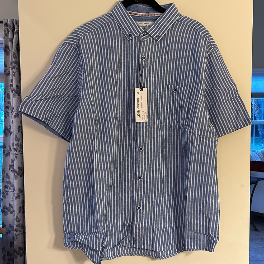 International Report button down short sleeve.